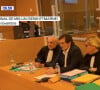 A rappeler que le célèbre comédien avait percuté de plein fouet la voiture d'une famille d'immigrés turcs, faisant ainsi trois blessés graves.
Pierre Palmade au tribunal de Melun avec ses avocats pour son procès pour blessures involontaires à la suite d'un accident de la route en février 2023 dans lequel sa voiture a percuté un autre véhicule à Melun le 20 novembre 2024. © BFM TV via Bestimage