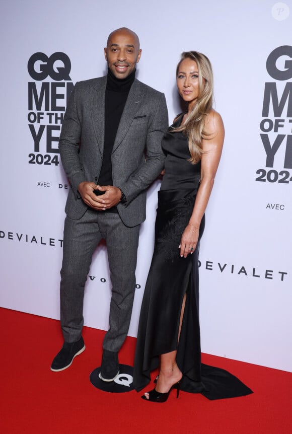 Thierry Henry et sa femme Andrea Rajacic - People au photocall de la soirée "GQ Men of the Year awards 2024" à l'hôtel Plaza à Paris. Le 20 novembre 2024 © Denis Guignebourg / Bestimage