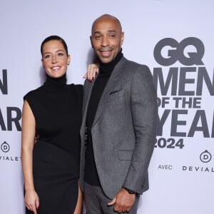 Thierry Henry et sa femme Andrea Rajacic - People au photocall de la soirée "GQ Men of the Year awards 2024" à l'hôtel Plaza à Paris. Le 20 novembre 2024 © Denis Guignebourg / Bestimage