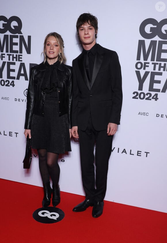 Ludivine Sagnier et Paul Kircher ont pris la pose devant les caméras

Ludivine Sagnier et Paul Kircher - People au photocall de la soirée "GQ Men of the Year awards 2024" à l'hôtel Plaza à Paris. Le 20 novembre 2024 © Denis Guignebourg / Bestimage