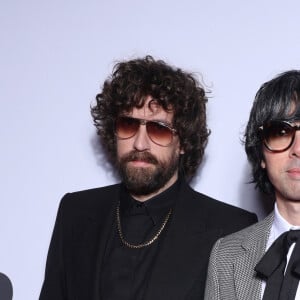 Gaspard Augé et Xavier de Rosnay du groupe Justice - People au photocall de la soirée "GQ Men of the Year awards 2024" à l'hôtel Plaza à Paris. Le 20 novembre 2024 © Denis Guignebourg / Bestimage