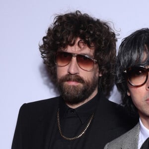 Gaspard Augé et Xavier de Rosnay du groupe Justice - People au photocall de la soirée "GQ Men of the Year awards 2024" à l'hôtel Plaza à Paris. Le 20 novembre 2024 © Denis Guignebourg / Bestimage