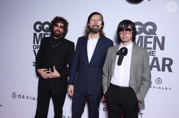 Gaspard Augé et Xavier de Rosnay du groupe Justice avec Pedro Winter - People au photocall de la soirée "GQ Men of the Year awards 2024" à l'hôtel Plaza à Paris. Le 20 novembre 2024 © Denis Guignebourg / Bestimage