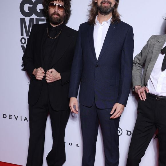 Gaspard Augé et Xavier de Rosnay du groupe Justice avec Pedro Winter - People au photocall de la soirée "GQ Men of the Year awards 2024" à l'hôtel Plaza à Paris. Le 20 novembre 2024 © Denis Guignebourg / Bestimage