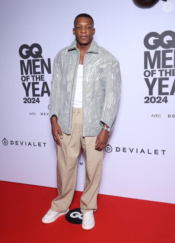 Cameron Woki - People au photocall de la soirée "GQ Men of the Year awards 2024" à l'hôtel Plaza à Paris. Le 20 novembre 2024 © Denis Guignebourg / Bestimage