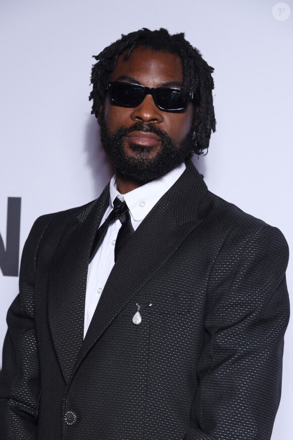 Damso - People au photocall de la soirée "GQ Men of the Year awards 2024" à l'hôtel Plaza à Paris. Le 20 novembre 2024 © Denis Guignebourg / Bestimage