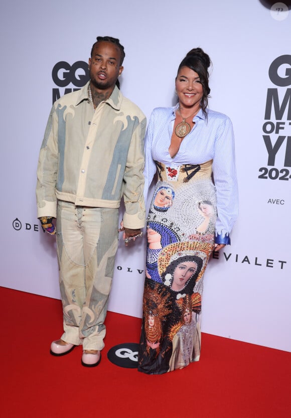 Kalash et sa femme Clara Kata - People au photocall de la soirée "GQ Men of the Year awards 2024" à l'hôtel Plaza à Paris. Le 20 novembre 2024 © Denis Guignebourg / Bestimage