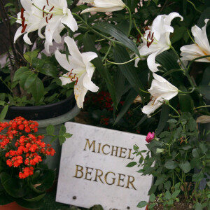 La tombe du chanteur Michel Berger et de sa fille Pauline au cimetière de Montmartre à Paris, France, le 19 juillet 2007. Photo par Denis Guignebourg/ABACAPRESS.COM