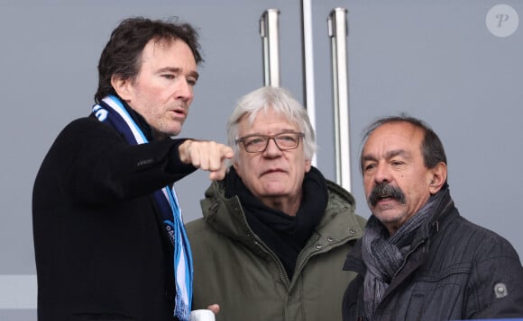 Futur actionnaire du Paris FC, Antoine Arnault a récemment expliqué son rapport avec le Paris-SG, futur rival potentiel en Ligue 1 et dans la capitale.
Antoine Arnault, Philippe Martinez - Célébrités dans les tribunes du match de football de Ligue 2 entre le Paris FC et le FC Annecy au Stade Charlety à Paris le 23 novembre 2024. © Cyril Moreau/Bestimage 