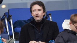 Antoine Arnault et son fils aîné, parfait supporter, au stade Charléty face à Xavier Niel