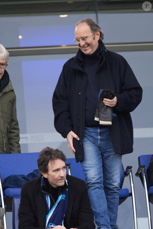 Dans les tribunes, Antoine Arnault a également pu croiser Xavier Niel
Xavier Niel et Antoine Arnault - Célébrités dans les tribunes du match de football de Ligue 2 entre le Paris FC et le FC Annecy au Stade Charlety à Paris le 23 novembre 2024. © Cyril Moreau/Bestimage