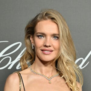  De son côté, Natalia Vodianova est aussi maman de trois enfants nés de son précédent mariage avec Justin Portman : Lucas Alexander, Neva et Viktor.
Natalia Vodianova au photocall de la soirée "Chopard Art Evening" à l'hôtel Martinez lors du 76ème Festival International du Film de Cannes © Olivier Borde/Bestimage