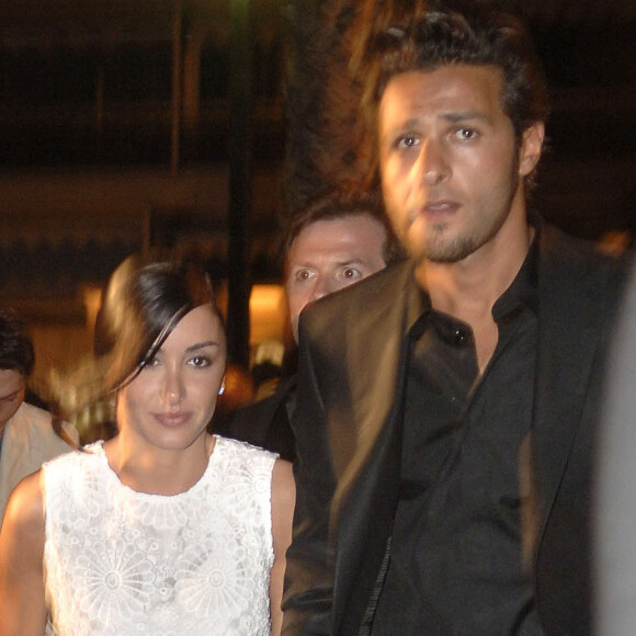 Comme elle l'a confié aux équipes de "Télé 7 jours", Jenifer a été heureures de pouvoir retourner "dans un studio pour lequel (elle) a beaucoup d'affection, qui est très spécial à (ses) yeux : Spookland".
Jenifer et Maxime Nucci arrivent à la soirée 'Over the Hedge' lors du 59ème Festival de Cannes, France, le 21 mai 2006. 