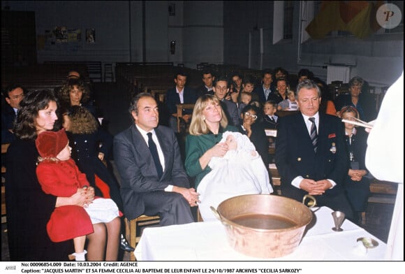 Archives - Jacques Martin et son ex-femme Cécilia avec sa fille Judith au baptême de leur fille Jeanne-Marie - Nicolas Sarkozy en arrière plan, Marie-Dominique Culioli, sa première femme. 