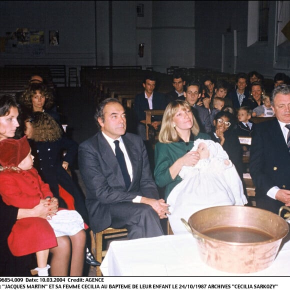 Archives - Jacques Martin et son ex-femme Cécilia avec sa fille Judith au baptême de leur fille Jeanne-Marie - Nicolas Sarkozy en arrière plan, Marie-Dominique Culioli, sa première femme. 