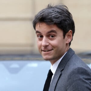 Le Premier ministre reçoit l'ancien premier ministre et président du groupe parlementaire Ensemble Pour la République Gabriel Attal et les responsables politiques de la majorité à Matignon, Paris, le 26 novembre 2024. © Stéphane Lemouton / Bestimage 