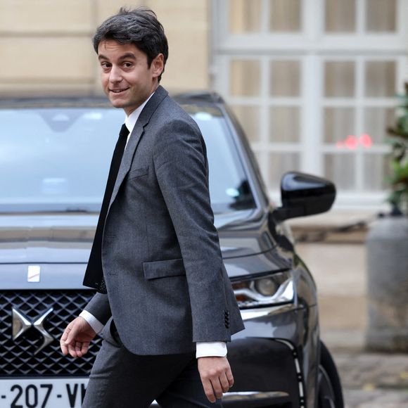 Le Premier ministre reçoit l'ancien premier ministre et président du groupe parlementaire Ensemble Pour la République Gabriel Attal et les responsables politiques de la majorité à Matignon, Paris, le 26 novembre 2024. © Stéphane Lemouton / Bestimage 