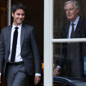 Le Premier ministre, Michel Barnier reçoit l'ancien premier ministre et président du groupe parlementaire Ensemble Pour la République Gabriel Attal et les responsables politiques de la majorité à Matignon, Paris, le 26 novembre 2024. © Stéphane Lemouton / Bestimage 