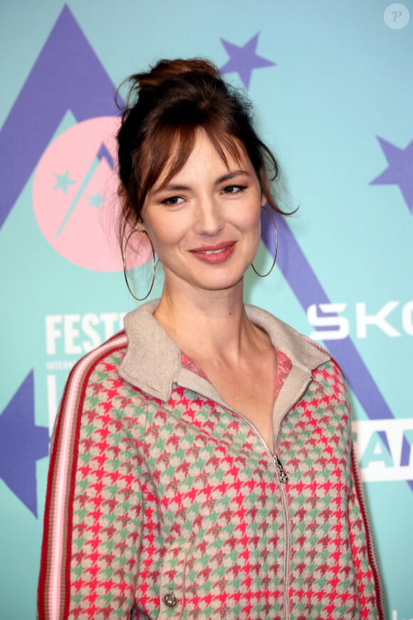 Puisqu'elle y possède une maison
Louise Bourgoin - 27ème Festival International du Film de Comédie de l'Alpe d'Huez le 16 janvier 2024. © Dominique Jacovides/Bestimage