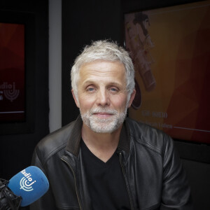 Exclusif - Stéphane Guillon est l'invité du "15h/16h30" présenté par CS Cohen et diffusé en direct sur Radio J le 26 mars 2024. © Jack Tribeca / Bestimage