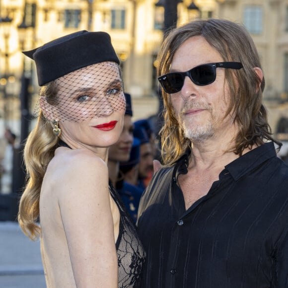 Et de compléter : "C'est pour cela qu'on a choisi un enseignement Montessori. Dans cette pédagogie, les leçons de vie et la famille passent avant tout".
Diane Kruger, Norman Reedus au Défilé " Vogue World " Place Vendôme dans le cadre de la Fashion Week de Paris, France, le 23 juin 2024. © Olivier Borde/Bestimage 