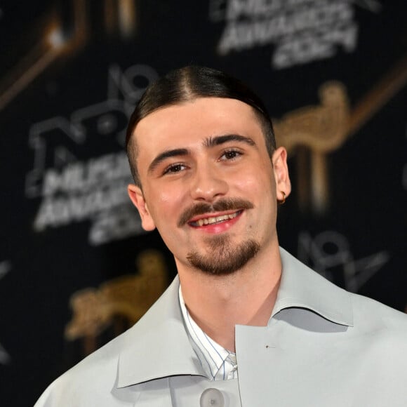 Pierre Garnier au photocall de la 26ème édition des NRJ Music Awards à Cannes, le 1er novembre 2024. © Bebert-Guignebourg/Bestimage 