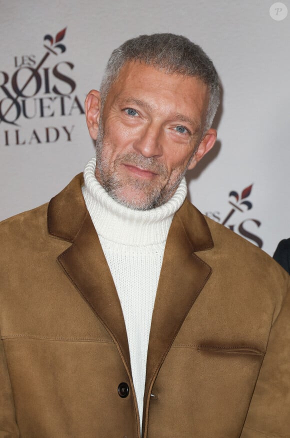 Puis, après mûre réflexion, a décidé de se tourner vers le cinéma comme ses deux parents. 
Vincent Cassel - Première du film "Les Trois Mousquetaires: Milady" au Grand Rex à Paris le 10 décembre 2023. © Coadic Guirec-Dominique Jacovides /Bestimage