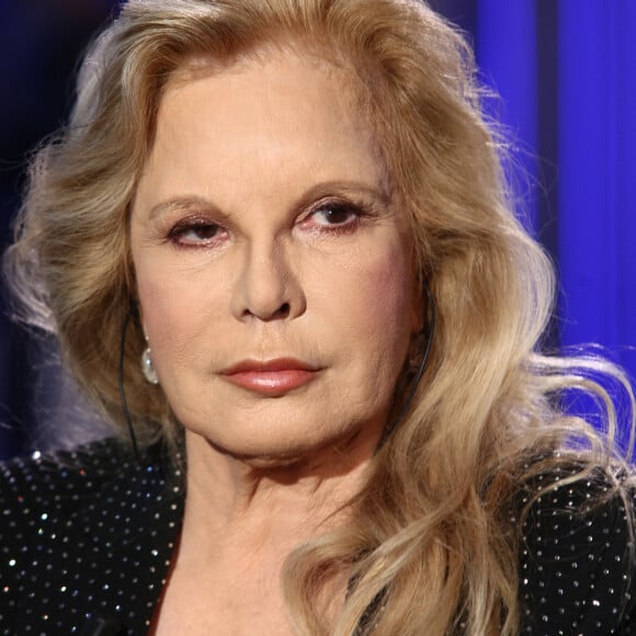 Exclusif - Sylvie Vartan est l'invitée de l'émission Domenica In à Milan le 25 février 2024. 