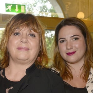 Michèle Bernier et sa fille Charlotte Gaccio - People assistent au concert de Patrick Bruel qui chante Barbara au Théâtre du Châtelet à Paris le 6 juin 2016. © Coadic Guirec / Bestimage