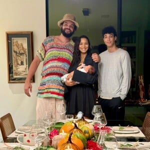 Il vient d'accueillir un petit garçon avec sa femme Lais Ribeiro
Joakim Noah et sa femme Lais Ribeiro présentent leur bébé, un garçon, sur Instagram, le 29 novembre 2024.