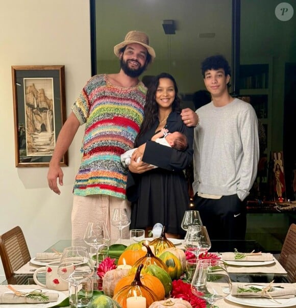 Il vient d'accueillir un petit garçon avec sa femme Lais Ribeiro
Joakim Noah et sa femme Lais Ribeiro présentent leur bébé, un garçon, sur Instagram, le 29 novembre 2024.