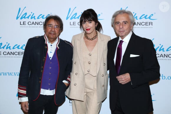 L'événement a également été marqué par un concert exceptionnel de Michel Jonasz, accompagné de Jean-Yves d'Angelo...
Exclusif - Laurent Voulzy, Nolwenn Leroy et Michel Oks "Président bénévole de la fondation Vaincre le cancer" - Dîner de Gala "Vaincre le cancer" au profit de la lutte contre les cancers dans les salons du Cercle de l'Union Interalliée à Paris le 17 Novembre 2024. © Bertrand Rindoff / Bestimage 