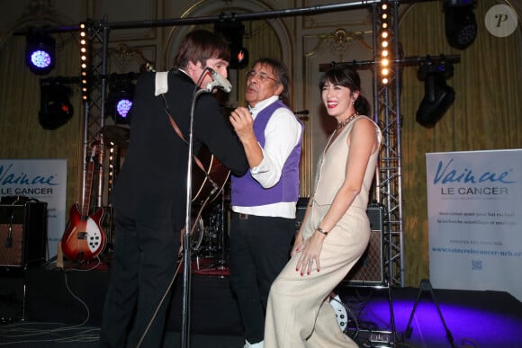 Exclusif - Nolwenn Leroy et Laurent Voulzy font un " boeuf " avec le groupe " The Love Beatles " - Dîner de Gala "Vaincre le cancer" au profit de la lutte contre les cancers dans les salons du Cercle de l'Union Interalliée à Paris le 17 Novembre 2024. © Bertrand Rindoff / Bestimage 