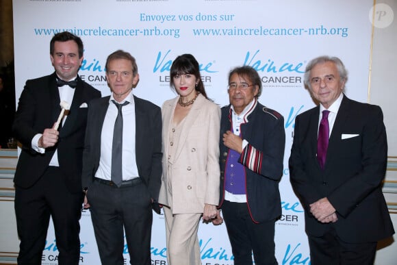 Exclusif - Olivier Valmier (Commissaire priseur de Sotheby’s), Docteur Frédéric Saldmann, Nolwenn Leroy, Laurent Voulzy et Michel Oks "Président bénévole de la fondation Vaincre le cancer" - Dîner de Gala "Vaincre le cancer" au profit de la lutte contre les cancers dans les salons du Cercle de l’Union Interalliée à Paris le 17 Novembre 2024. © Bertrand Rindoff / Bestimage  No Web - Belgique et Suisse 