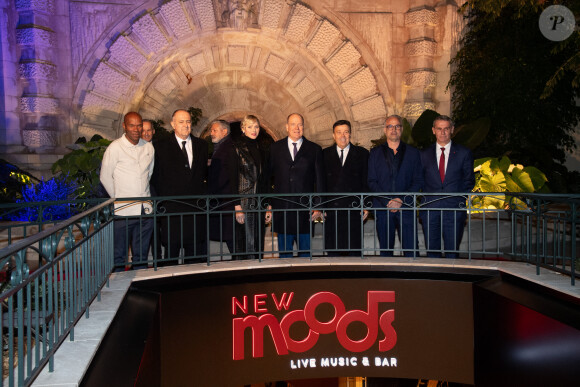 Des membres de la famille élargie, tels que Camille Gottlieb et Mélanie-Antoinette de Massy, étaient également présents pour partager ce moment festif...
Le Prince Albert II de Monaco et la Princesse Charlène de Monaco assistent à l'inauguration des illuminations de Noël sur la Place du Casino à Monte-Carlo, Monaco, le 30 novembre 2024 Monaco. Photo par Pierre Villard/Pool/ABACAPRESS.COM