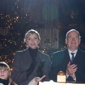 Le Prince Albert II de Monaco, la Princesse Gabriella de Monaco, le Prince Jacques de Monaco et la Princesse Charlene de Monaco assistent à l'inauguration des illuminations de Noël sur la Place du Casino à Monte-Carlo, Monaco, le 30 novembre 2024 Monaco. Photo par Pierre Villard/Pool/ABACAPRESS.COM