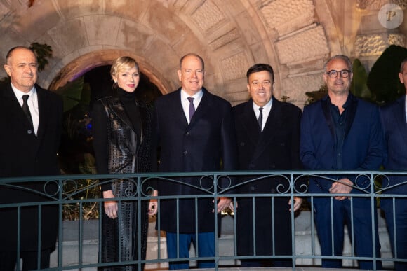 Le Prince Albert II de Monaco et la Princesse Charlène de Monaco assistent à l'inauguration des illuminations de Noël sur la Place du Casino à Monte-Carlo, Monaco, le 30 novembre 2024 Monaco. Photo par Pierre Villard/Pool/ABACAPRESS.COM