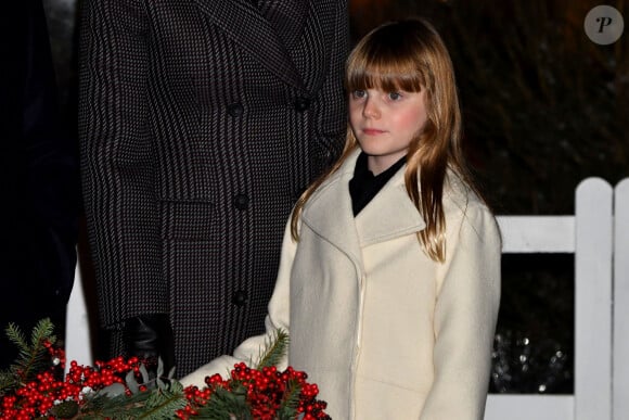 Le prince Albert II de Monaco et la princesse Charlène, avec leurs enfants, les jumeaux princiers, Jacques et Gabriella, ont donné le coup d'envoi des illuminations de Noël sur la Place du Palais de Monaco, le 30 novembre 2024. © Bruno Bebert/Pool Monaco/Bestimage 