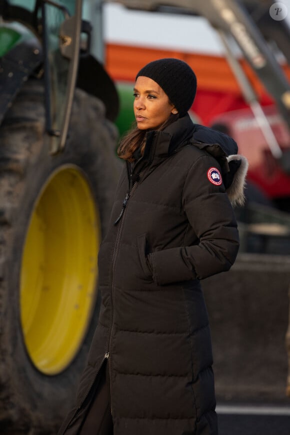 Karine Le Marchand soutient les agriculteurs sur le barrage de l'Autoroute A4 à hauteur de Jossigny en Seine et Marne le 29 Janvier 2024. © Jeremy Melloul - Pierre Perusseau / Bestimage