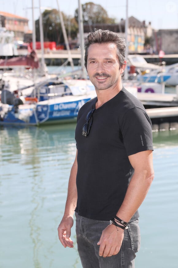 Sébastien Roch - Photocall de la série "Les mystères de l'amour" lors de la 21ème édition du Festival de la Fiction TV de la Rochelle . Le 13 septembre 2019 © Patrick Bernard / Bestimage  