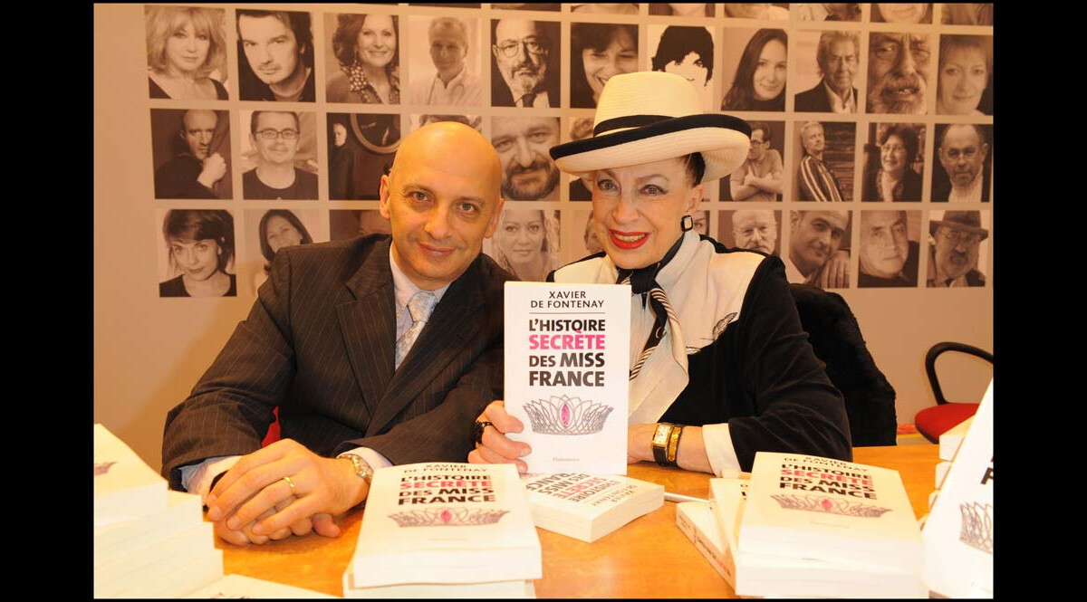Photo : Geneviève et Xavier de Fontenay au Salon du livre, Paris, le 30