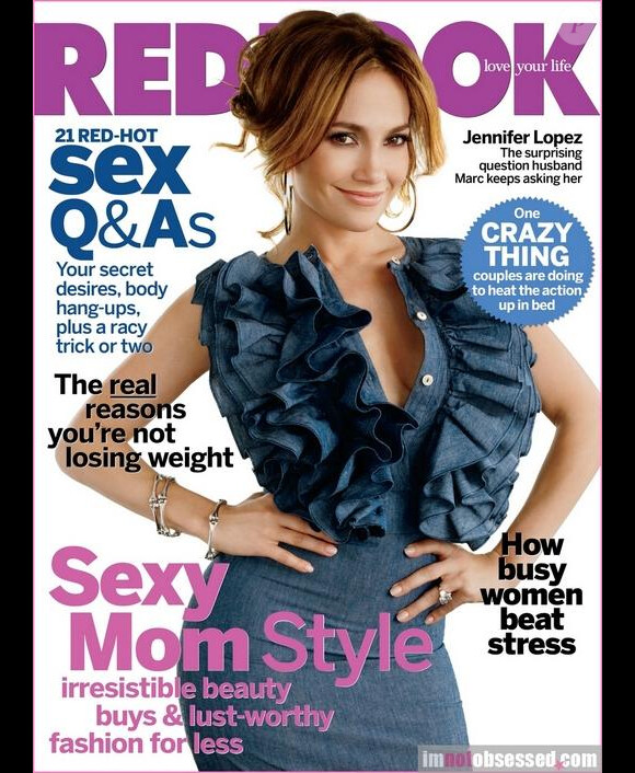 Jennifer lopez en couverture du magazine Redbook du mois de mai