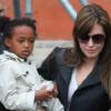 Angelina Jolie et Brad Pitt sont à benise avec leurs enfants.