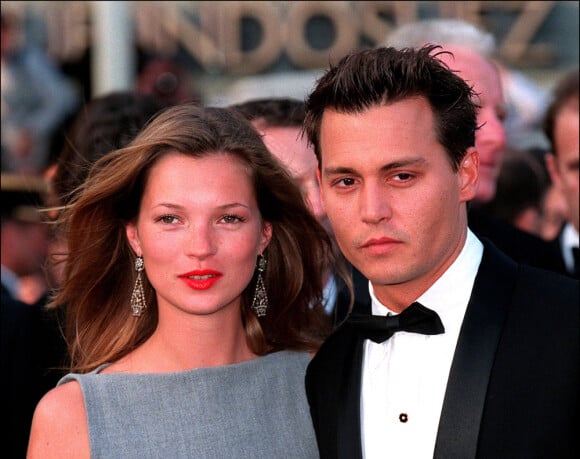 De 1994 à 1997, Kate Moss et Johnny Depp étaient nommés couple de la décennie par le magazine Vanity Fair. Mais leur histoire trop passionnelle et beaucoup trop tumultueuse n'aura pas su faire face au temps ! 