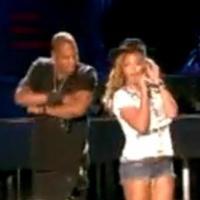 Regardez le duo surprise de Jay-Z avec sa femme Beyoncé... plein de tendresse et de complicité !