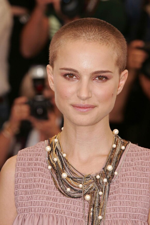 Natalie Portman : Même sans un cheveu, elle garde un charme fou !