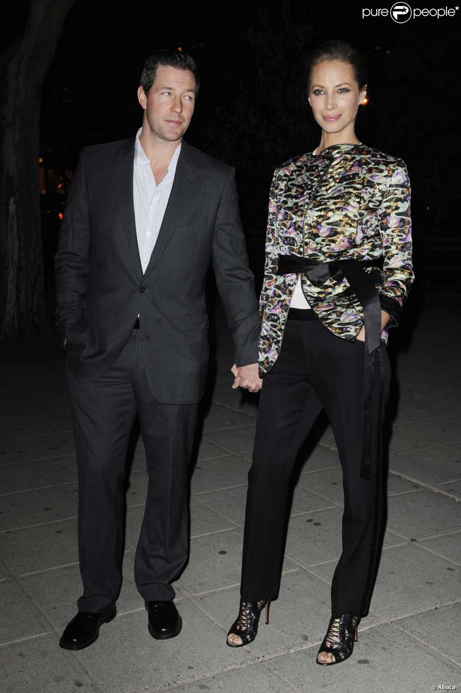 Christy Turlington et Edward Burns à la soirée Vanity Fair pour le