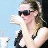 Gisele Bündchen à la sortie de sa salle de sports. Le 20 avril 2010