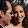 Jennifer Lopez à la première de The Back-Up Plan  (Le Plan B), à Los Angeles. Son mari, le latin lover Marc Anthony, est à ses côtés. 21/04/2010