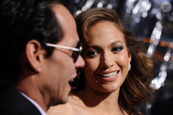 Jennifer Lopez à la première de The Back-Up Plan  (Le Plan B), à Los Angeles. Son mari, le latin lover Marc Anthony, est à ses côtés. 21/04/2010